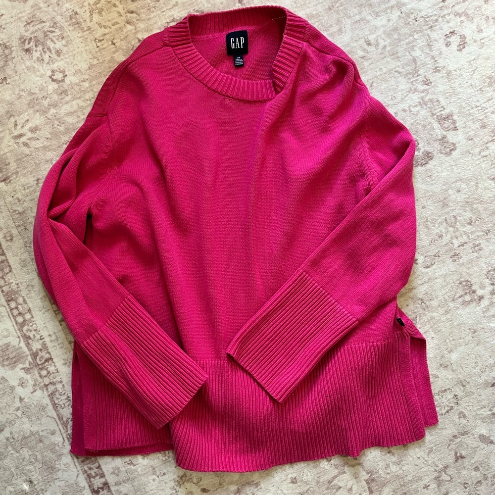 GAP 100% cotton women’s size slit sweater